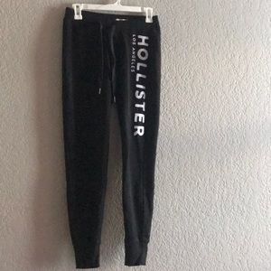 Hollister joggers